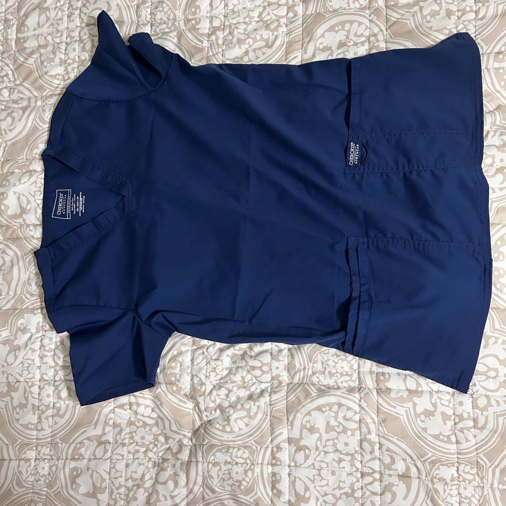 Cherokee scrub top